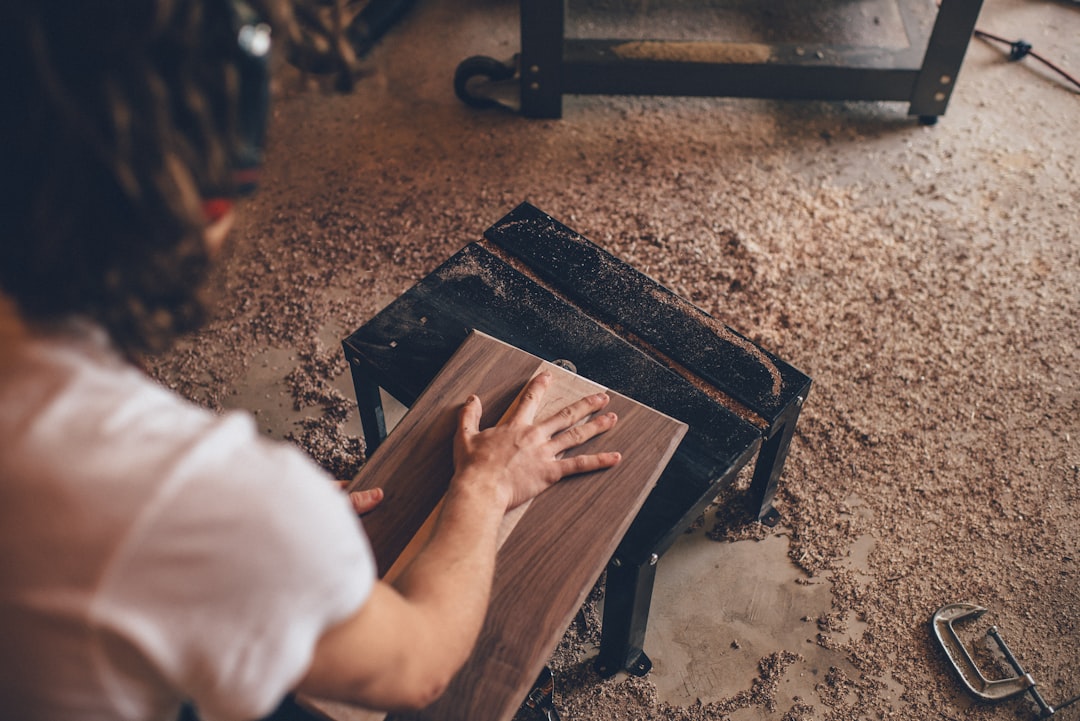 5 Common Mistakes with Lumber & Grain Selection (And How to Avoid Them)