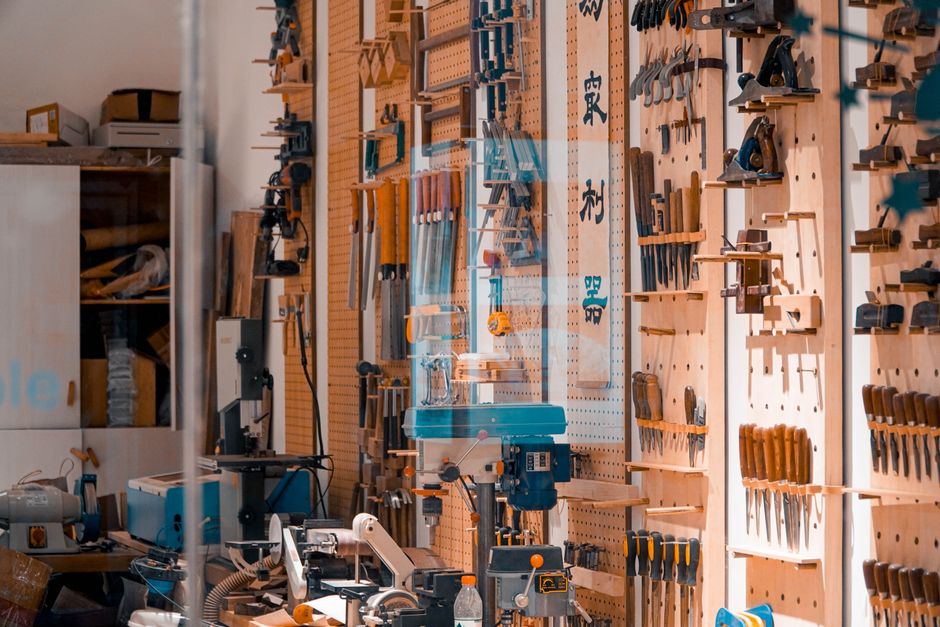 How Much Does Workbench & Small Shop Setup Really Cost in 2026? Budget & Gear
